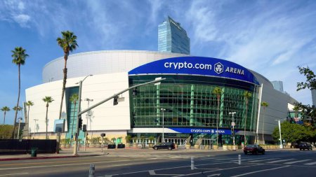 Téléchargez les photos : Crypto Com Arena à Los Angeles l'ancienne Staples Arena - LOS ANGELES, États-Unis - 5 NOVEMBRE 2023 - en image libre de droit