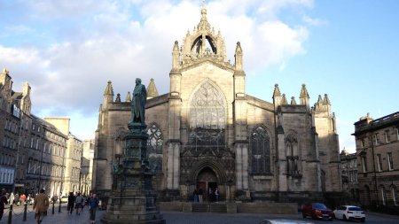 Téléchargez les photos : Cathédrale St Giles à Édimbourg Vieille Ville - EDINBURGH, ROYAUME-UNI - 04 OCTOBRE 2022 - en image libre de droit