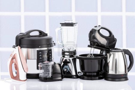 Téléchargez les photos : Kitchen Home Appliances - Different household appliances On White Background - en image libre de droit