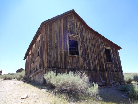 Téléchargez les photos : Historic Bodie Ghost Town, California - Old Wooden Miners Cabin . High quality photo - en image libre de droit