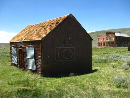 Téléchargez les photos : Bodie Ghost Town, California - Old Wooden Miners Cabin . High quality photo - en image libre de droit