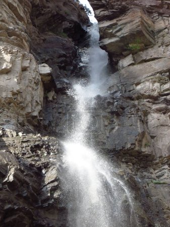 Téléchargez les photos : Fermer Vue sur Cascade Falls, une cascade à Ouray, Colorado. Photo de haute qualité - en image libre de droit