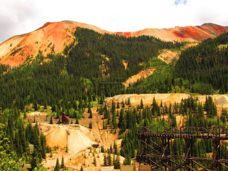 Téléchargez les photos : Yankee Girl Mine Scenic View, Historic Mining Area in Colorado. Photo de haute qualité - en image libre de droit