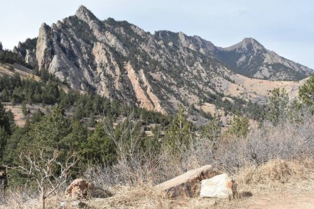 Schöne Felslandschaft, Wandern auf Fowler Trail in der Nähe von Boulder, Colorado. Hochwertiges Foto