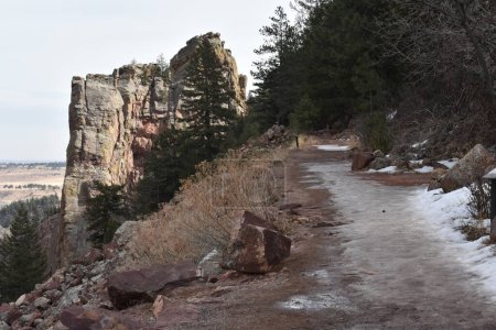 Belles falaises rocheuses escarpées, randonnée près de Boulder, Colorado, États-Unis. Une destination d'escalade populaire dans les montagnes Rocheuses. Photo de haute qualité