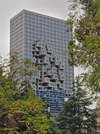 Foto de Edificio de diseño reciente "Downtown One" - Imagen libre de derechos