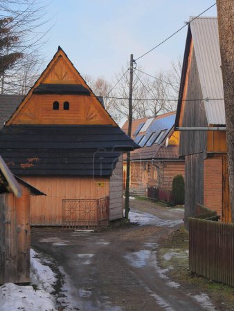Foto de Typical wooden house from Chocholow - Imagen libre de derechos
