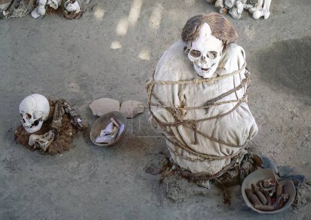 Téléchargez les photos : Cimetière Chauchilla, momie bien conservée Pérou - en image libre de droit