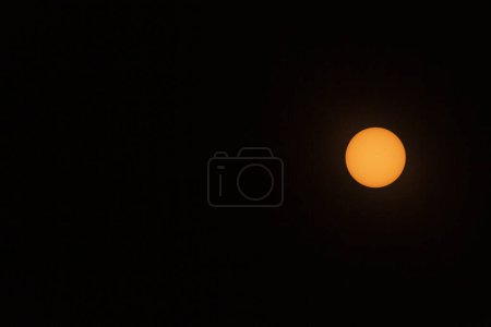 Foto de USA, Wyoming, 21 de agosto de 2017. Eclipse solar total. El disco lleno del sol es visible de nuevo. - Imagen libre de derechos