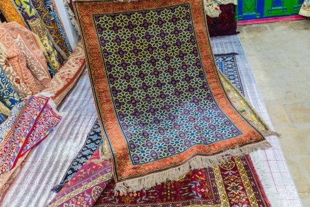 Chiwa, Region Xorazm, Usbekistan, Zentralasien. Teppiche zum Verkauf in Chiwa.