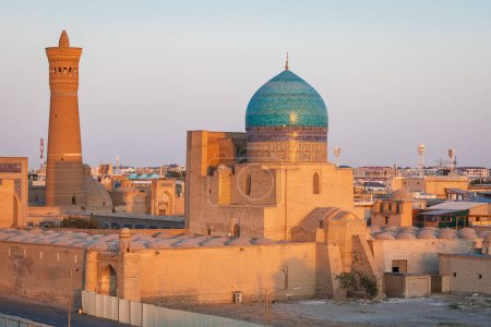 Boukhara, Ouzbékistan, Asie centrale. Dôme et minaret de la mosquée Kalan à Boukhara.