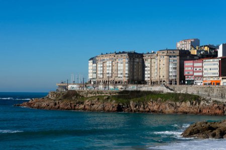 Téléchargez les photos : A Coruna, La Coruna. Galicia, Spain. February 2, 2023. View of the city, the beach and the sea - en image libre de droit