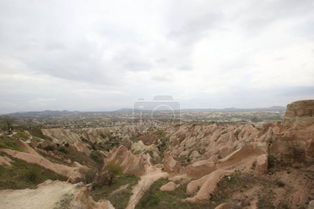 rotes Tal in ortahisar, Türkei. Geologische Formation. 