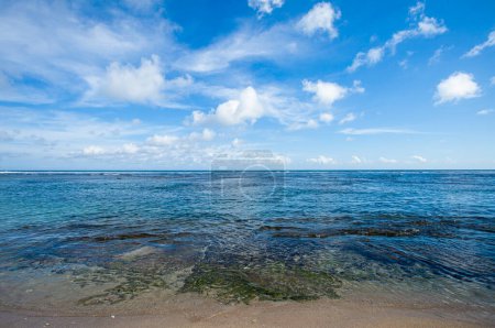 Téléchargez les photos : Beautiful view of Melasti Beach, a tropical beach, famous tourist destination located in Bali Island, Indonesia. - en image libre de droit