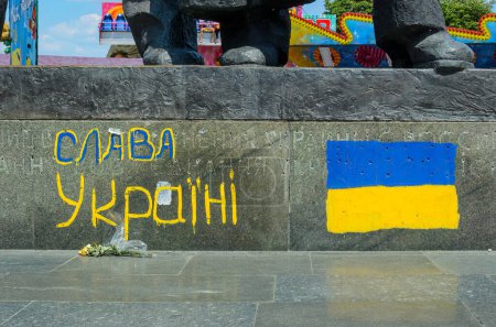 Téléchargez les photos : Place Maïdan rendant hommage aux combattants tombés à Kiev - Ukraine. Tourné en 2015 - en image libre de droit