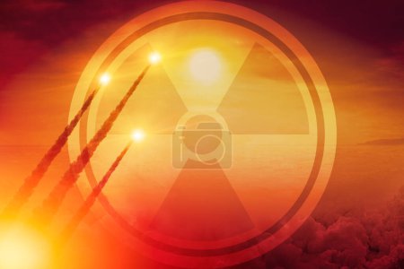 Foto de Almuerzo de misiles de guerra nuclear ataque nuclear concepto de guerra mundial fondo - Imagen libre de derechos