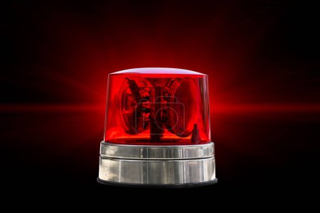 Foto de Color rojo luz de emergencia advertencia vehículo policía alarma sirena zumbador aislado con camino de recorte. - Imagen libre de derechos