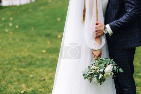 Téléchargez les photos : Jeune couple lors de leur mariage. Photo de haute qualité - en image libre de droit