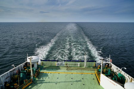 Téléchargez les photos : MER BALTIQUE, AUTOUR DE L'ÎLE DE BORNHOLM - CIRCA JUILLET 2022 : ferry Polferries sur la route Ystad - Swinoujscie. - en image libre de droit