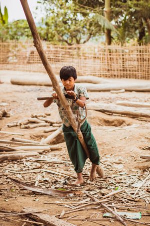 Foto de Myanmar, 18 de febrero de 2021: Tribus que viven en zonas aisladas de Myanmar. Foto de alta calidad - Imagen libre de derechos