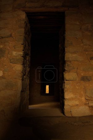 Téléchargez les photos : Hall d'entrée à l'Aztec Pueblo, Aztec, Nouveau-Mexique. - en image libre de droit