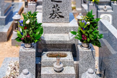 Foto de Paisaje de visitar una tumba japonesa - Imagen libre de derechos