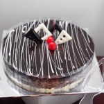 chocolate cake or blackforrest cake
