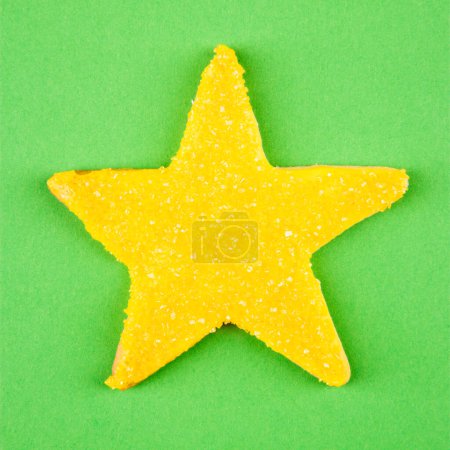 Foto de Galleta de azúcar estrella en verde - Imagen libre de derechos