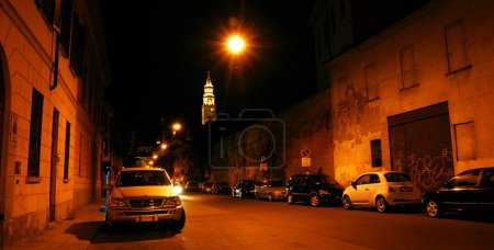 Téléchargez les photos : Nuit dans la ville - en image libre de droit