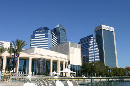 Téléchargez les photos : Vue sur les toits et la ville de Jacksonville, Floride - en image libre de droit