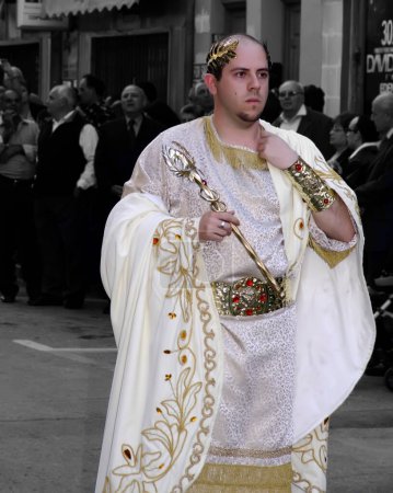 Téléchargez les photos : César, homme vêtu d'un costume ancien - en image libre de droit