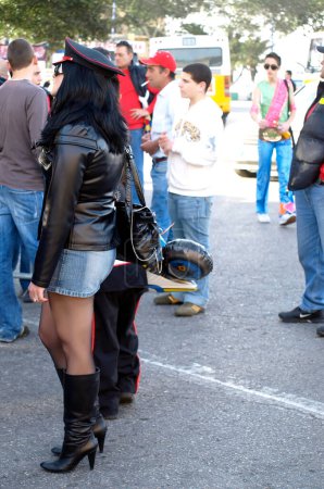 Foto de Gente pasando el rato durante el carnaval - Imagen libre de derechos