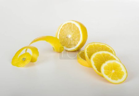 Foto de Vista de cerca de limones jugosos orgánicos maduros frescos - Imagen libre de derechos