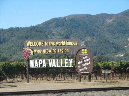 Téléchargez les photos : Panneau d'entrée Napa Valley - en image libre de droit