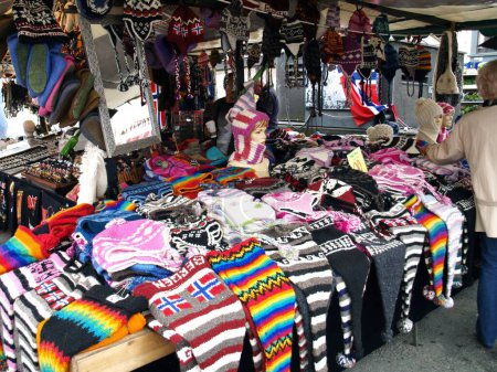 Téléchargez les photos : Vue de la vente de tricots - en image libre de droit