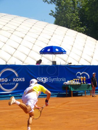 Téléchargez les photos : Court de tennis ouvert en plein air - en image libre de droit