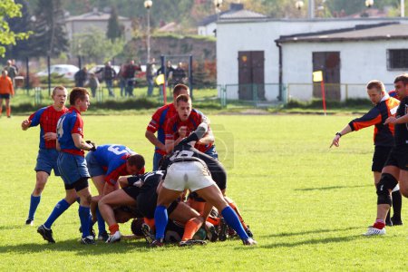 Téléchargez les photos : Une action lors d'un match de rugby. Pologne rugby match de 1ère division - en image libre de droit