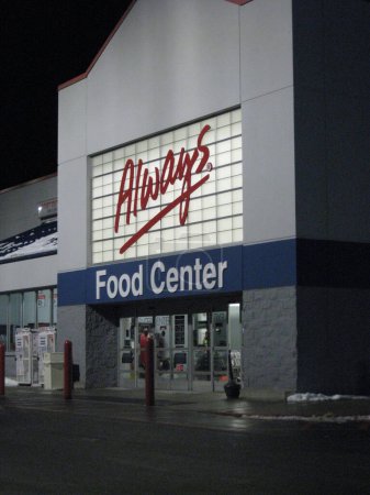 Foto de Walmart siempre está abierto en la ciudad en segundo plano - Imagen libre de derechos
