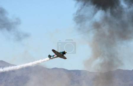 Téléchargez les photos : Bombardier japonais dans le ciel - en image libre de droit