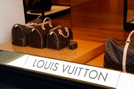 Téléchargez les photos : Vitrine Louis Vuitton à Oslo, Norvège - en image libre de droit