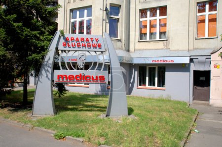 Foto de Audífonos Medicus en Wroclaw. Powstancow cuadrado Silesian - Imagen libre de derechos