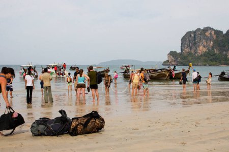 Foto de Playa del mar en Ao Railay, Tailandia - Imagen libre de derechos