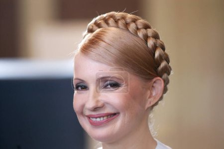 Téléchargez les photos : Yuliya Tymoshenko femme à l'événement sur le fond, gros plan - en image libre de droit