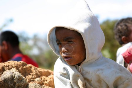Téléchargez les photos : Portrait du jeune Malagassy - en image libre de droit