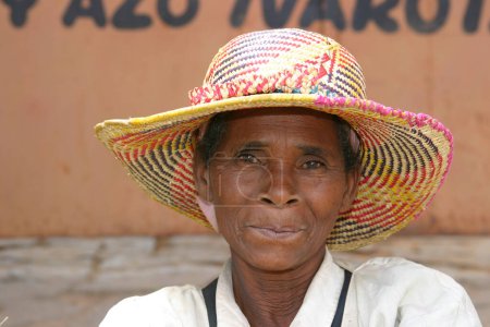 Foto de Bastante anciana en Madagascar - Imagen libre de derechos