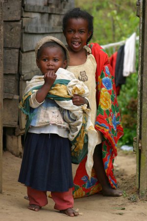 Foto de Lindo africano niños en Madagascar - Imagen libre de derechos