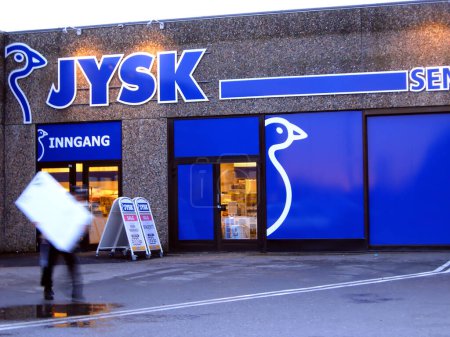 Téléchargez les photos : Boutique Jysk, lieu de voyage sur fond - en image libre de droit