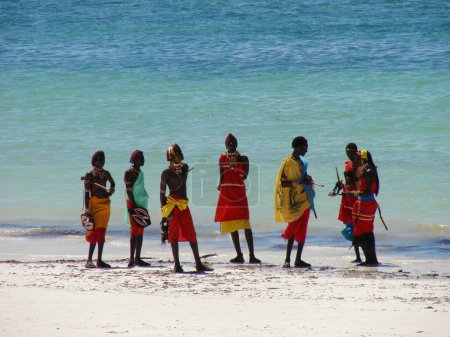 Foto de Africanos en la playa del mar en Kenia - Imagen libre de derechos
