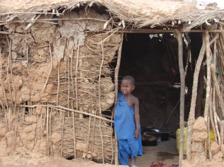 Foto de Solo Joven Masai niño - Imagen libre de derechos
