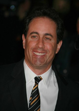 Foto de Jerry Seinfeld, famoso famoso en un evento popular - Imagen libre de derechos